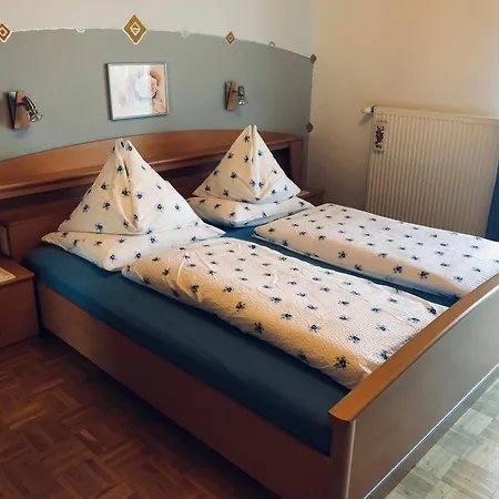 Haus Heimo Homestay *